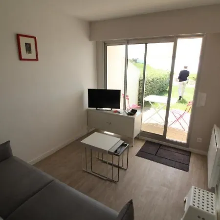 Apartment Royan, 1 Piece, 2 Personnes - Fr-1-494-85 Royan